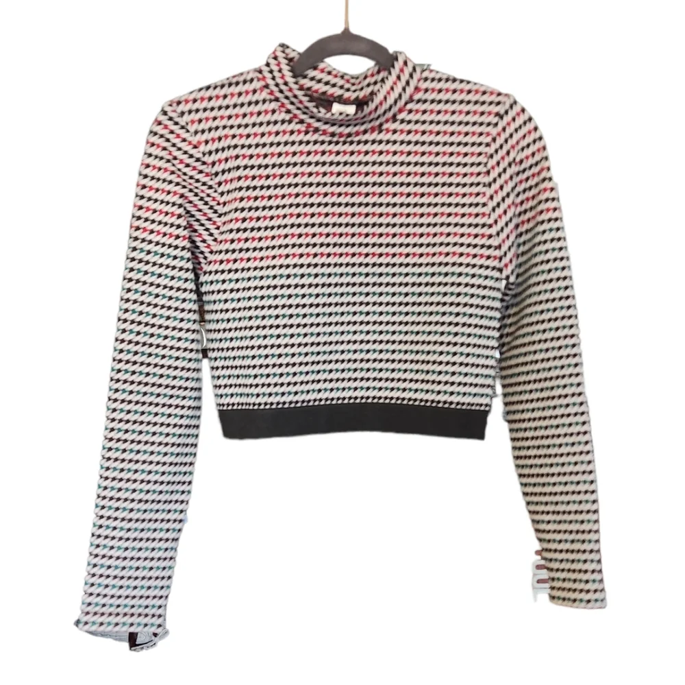 NWT Fabletics crop top - Picture 3 of 7